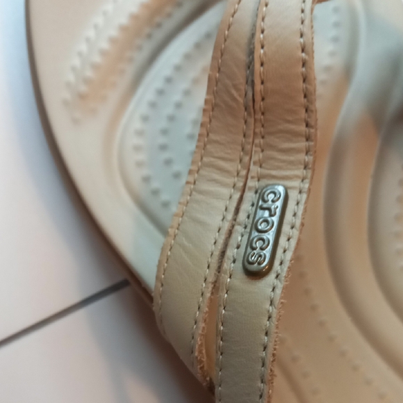 CROCS Women's Beige Sandals - Picture 3 of 7